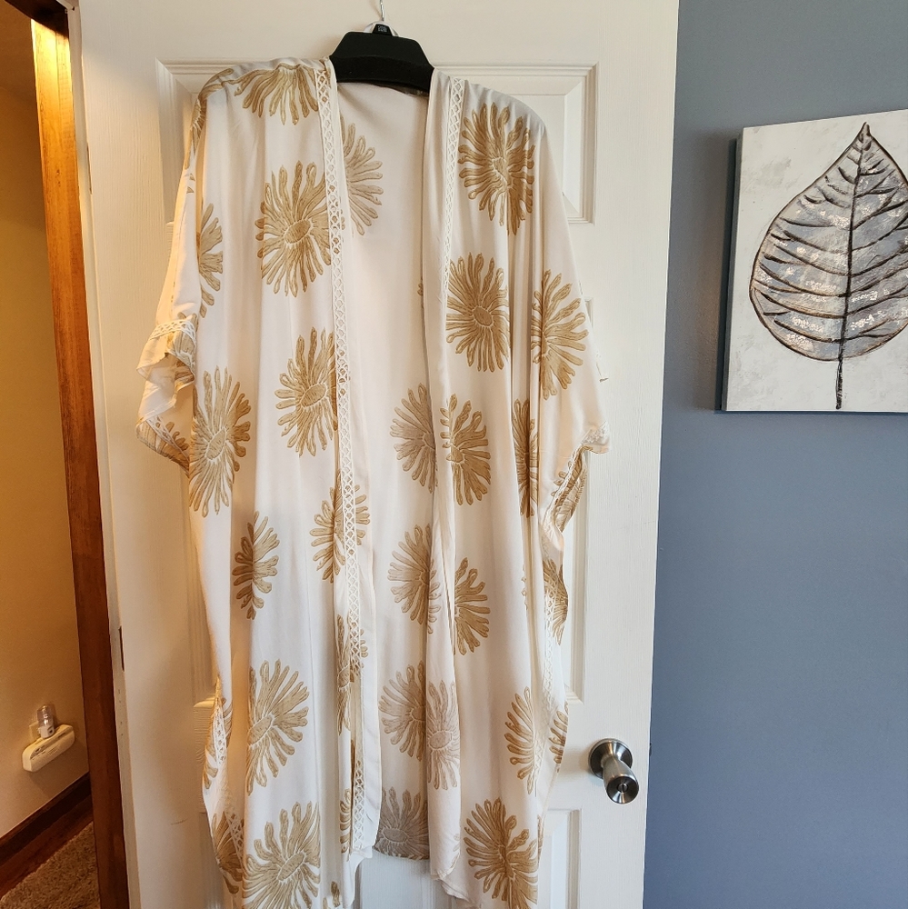 One Size Kimono with Lace Detail
